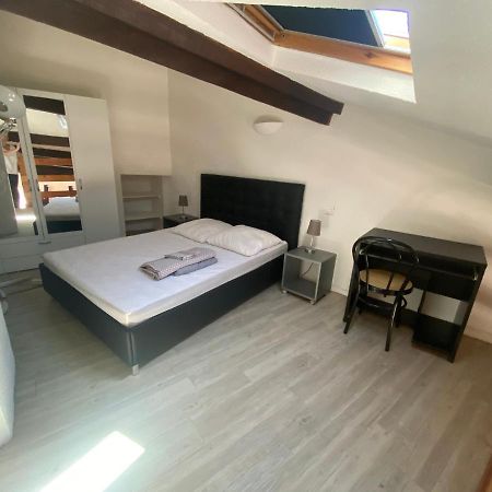 Le Cocon D'Avignon - T2 Duplex 40M2 - Centre Historique Intra Muros- Wifi Climatisation Екстериор снимка